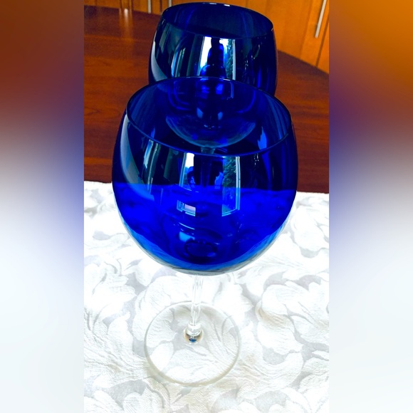 Cobalt blue color 9” tall wine glasses set of two glasses - Picture 2 of 8